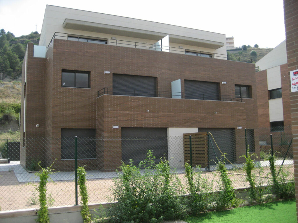 Cft energae - Conjunto residencial de 12 viviendas unifamiliares en Sant Vicenç de Castellet