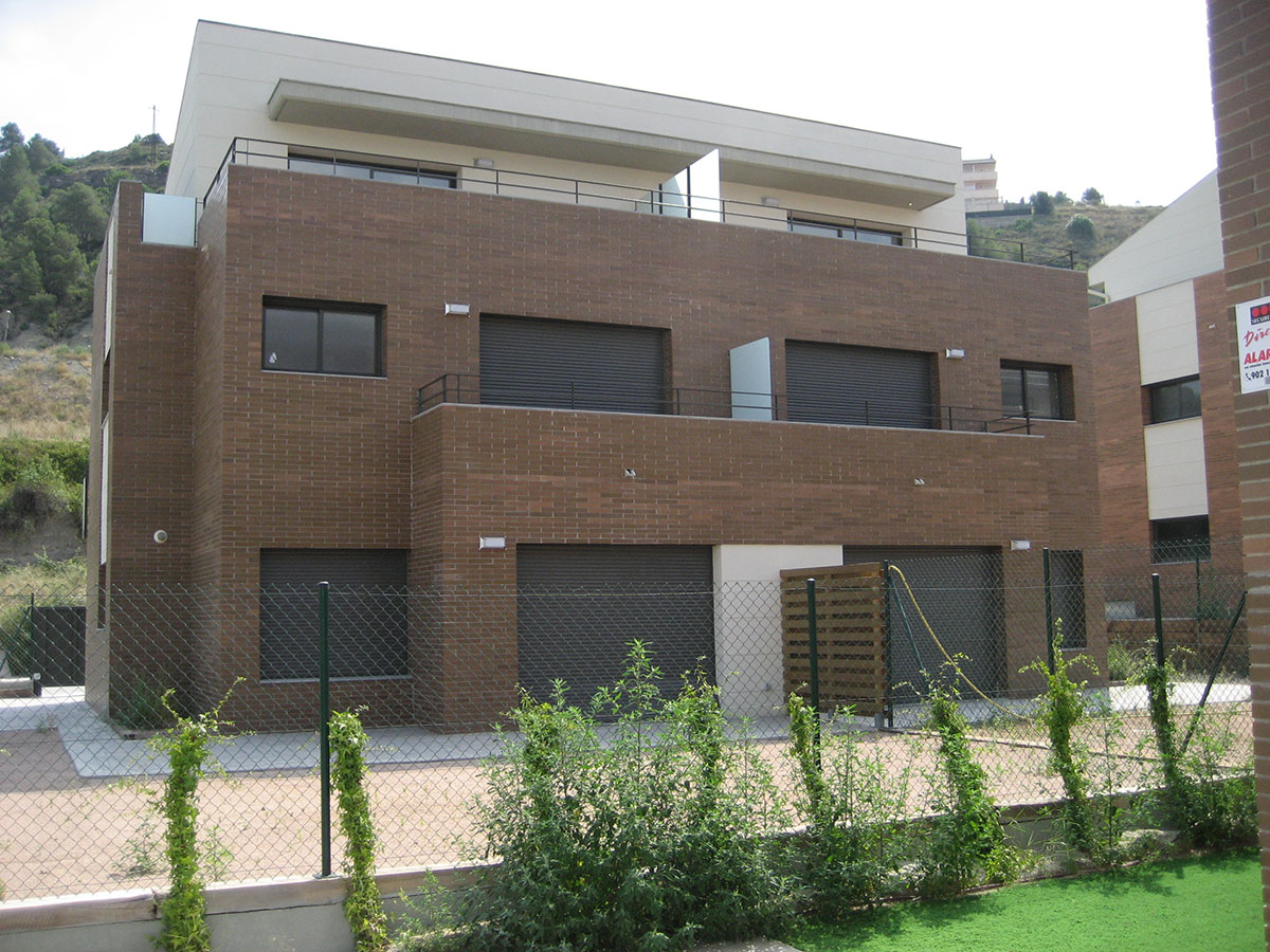 Cft energae - Conjunto residencial de 12 viviendas unifamiliares en Sant Vicenç de Castellet
